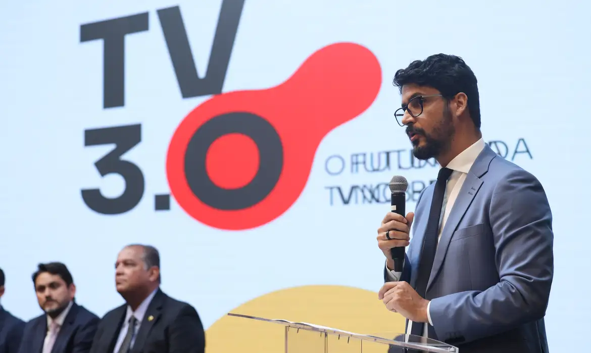 TV 3.0 será viabilizada com união do setor, diz presidente da EBC 