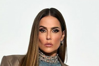 Ator, cantor, jogador de futebol... relembre as relações amorosas de Deborah Secco