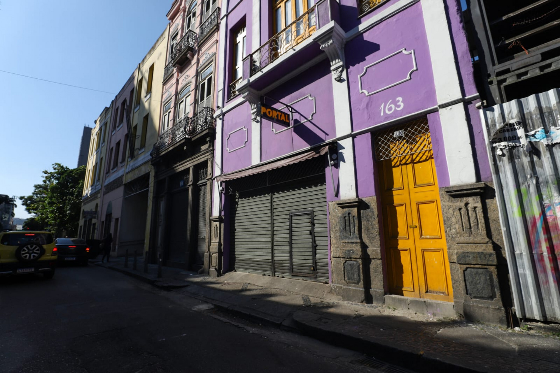 A vítima relatou que a festa tinha bebida liberada e, após ir ao banheiro, não lembra de nada - Renan Areias / Agência O Dia