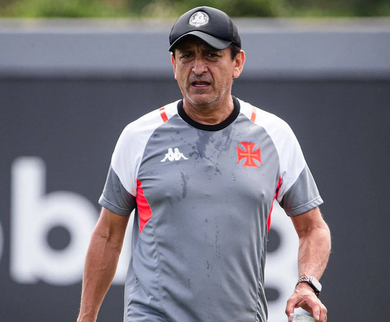 Vasco ter&aacute; treinador estrangeiro na estreia do Brasileir&atilde;o pela primeira vez