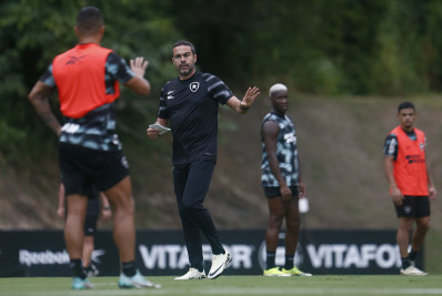Artur Jorge lutará contra calendário para 'dar sua cara' ao Botafogo
