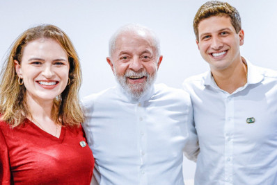 Lula participa de evento ao lado do prefeito de Recife na expectativa de articulação para chapa