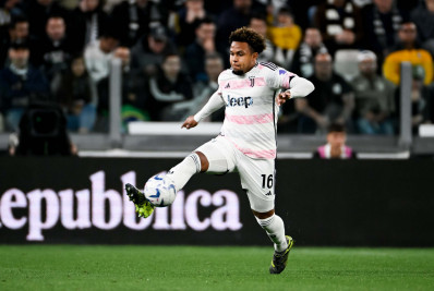 Meia da Juventus sofre racismo em duelo pela Copa da Itália