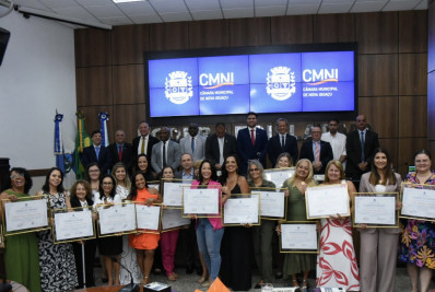 Mulheres são homenageadas com o diploma Carmelita Brasil pela Câmara Municipal de Nova Iguaçu