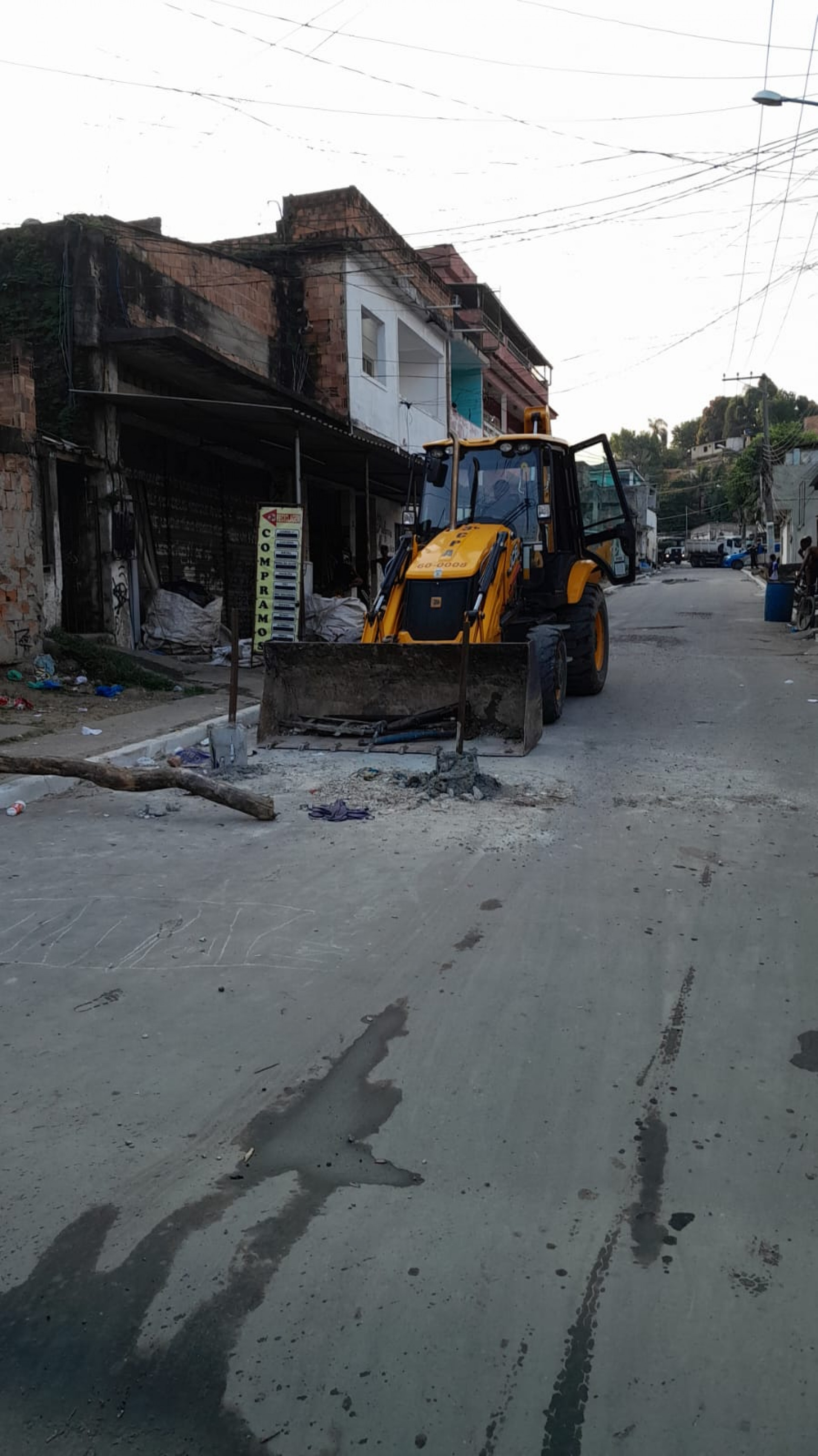 A operação aconteceu na comunidade do São Simão, em Queimados, nesta quinta-feira (4) - Reprodução