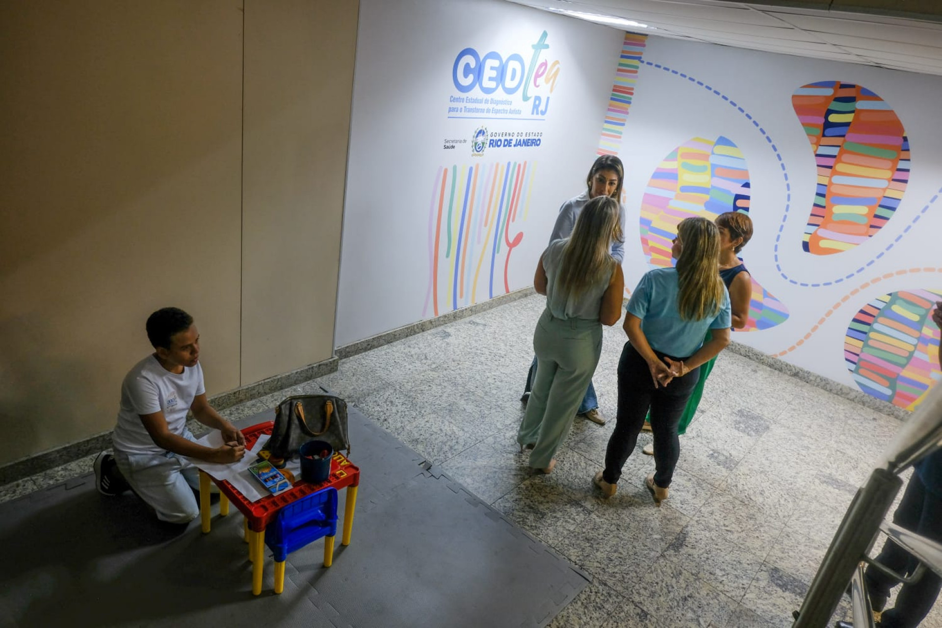 Movimentação na inauguração do Centro de Diagnóstico para o Transtorno de Espectro Autista - Pedro Ivo / Agência O Dia