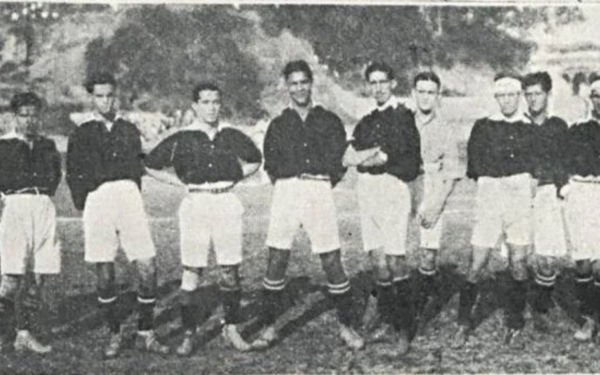 Um dos primeiros times de futebol da hist&oacute;ria do Vasco, em 1917