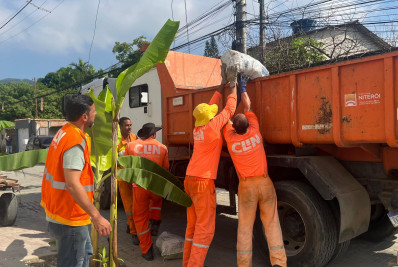 Clin recolhe mais de uma tonelada de entulhos e móveis velhos
