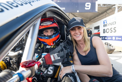Ana Hickmann acompanha Edu Guedes em treinamento da Porsche Cup Brasil: 'Emocionante'