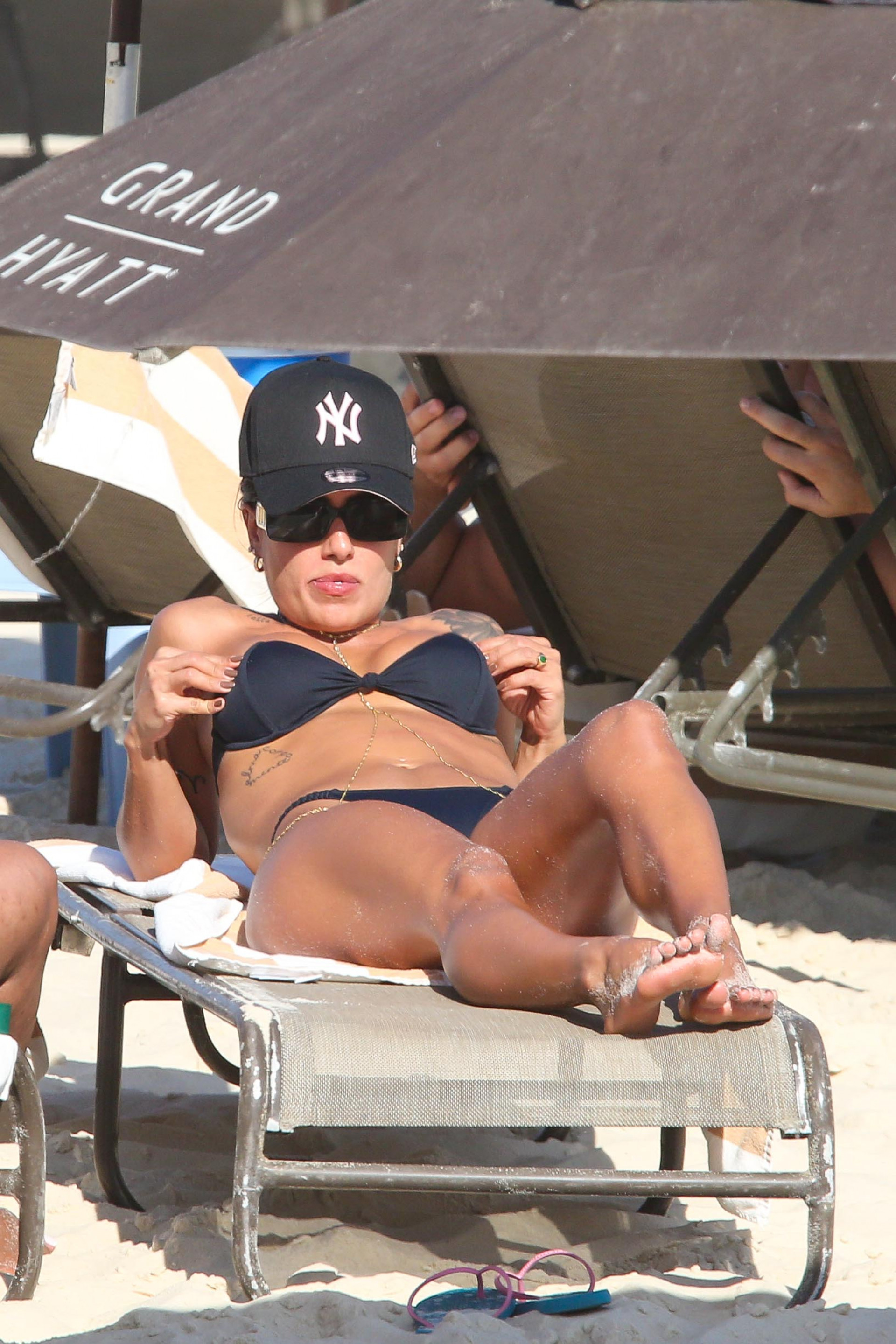 Carol Peixinho curte dia de sol em praia da Zona Oeste -  Dilson Silva / Agnews