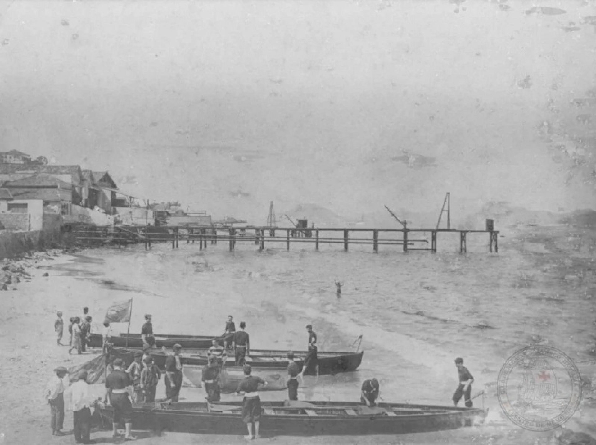 Remados vascaínos em treinamento na Praia do Boqueirão, c. 1901  - Acervo/Vasco da Gama