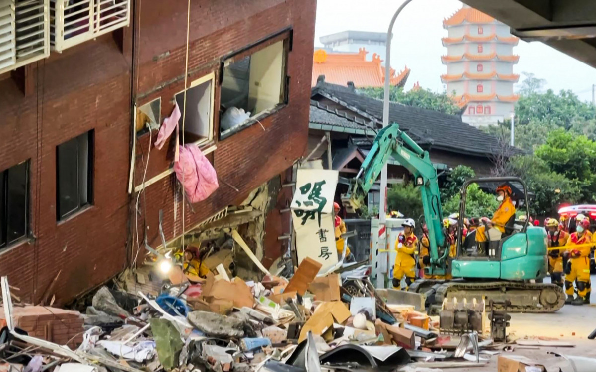 Tremor é o mais forte já ocorrido na ilha em 25 anos - AFP