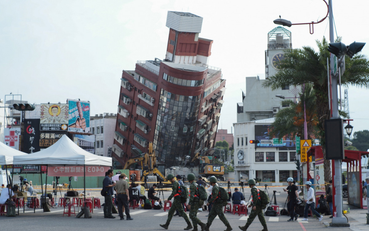 Tremor é o mais forte já ocorrido na ilha em 25 anos - AFP