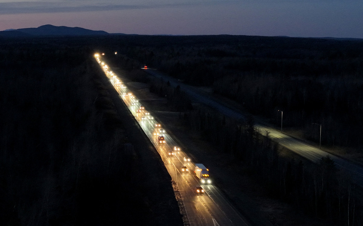 Eclipse solar total é visto no México, EUA e Canadá