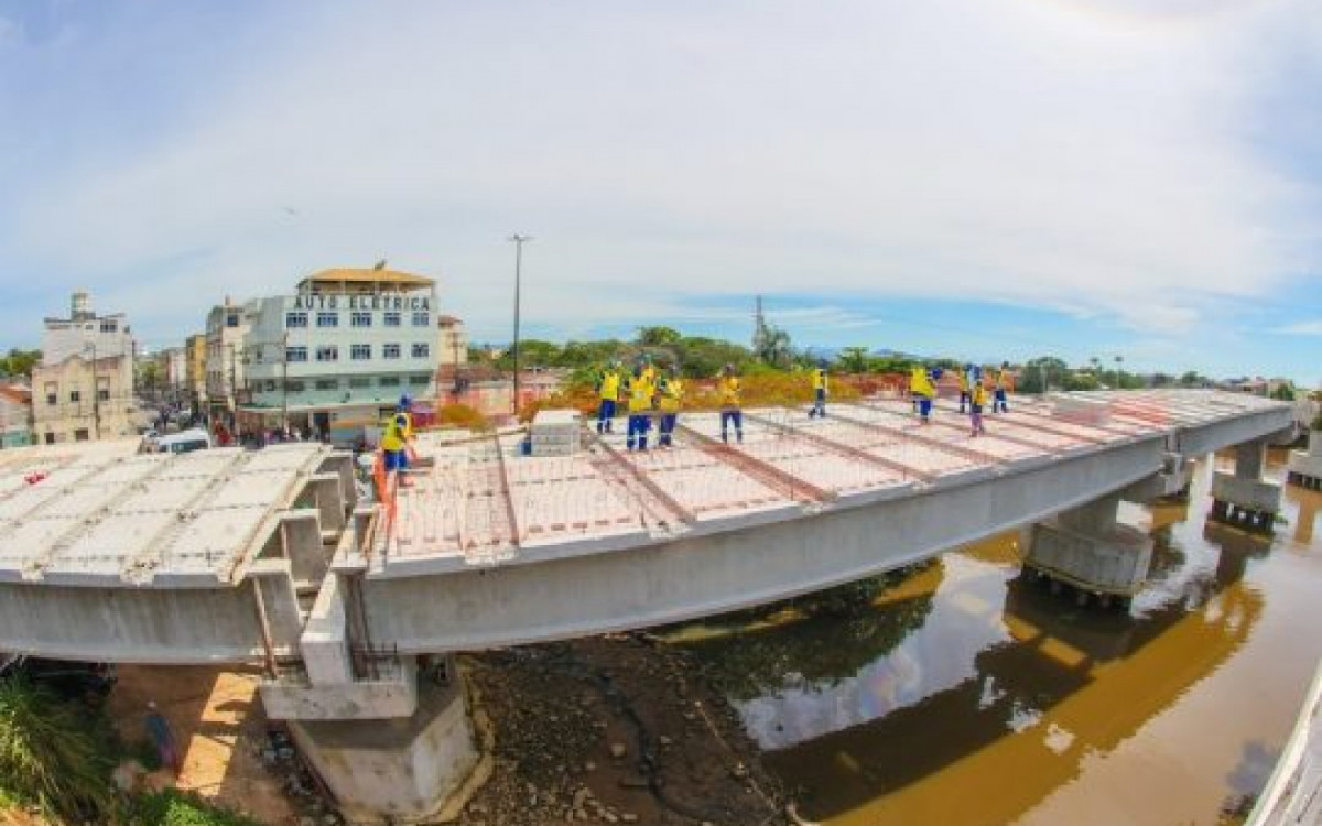 O governador Cláudio Castro visitou a cidade nesta segunda-feira, onde obras em parceria com a prefeitura foram vistoriadas