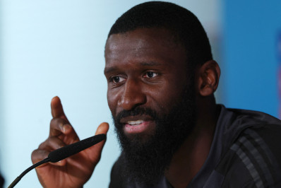 Zagueiro do Real Madrid passa por cirurgia e vira dúvida para o Mundial de Clubes