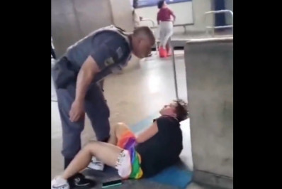 Policial militar é filmado dando tapa em pessoa em estação do metrô de São Paulo
