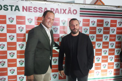 Presidente do Fluminense confirma valores e explica planos com receita de patrocínio