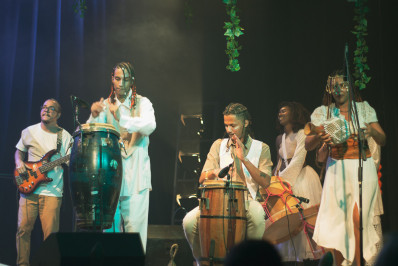 Orkestra Popular Barracão abre turnê gratuita no Sesc de Caxias