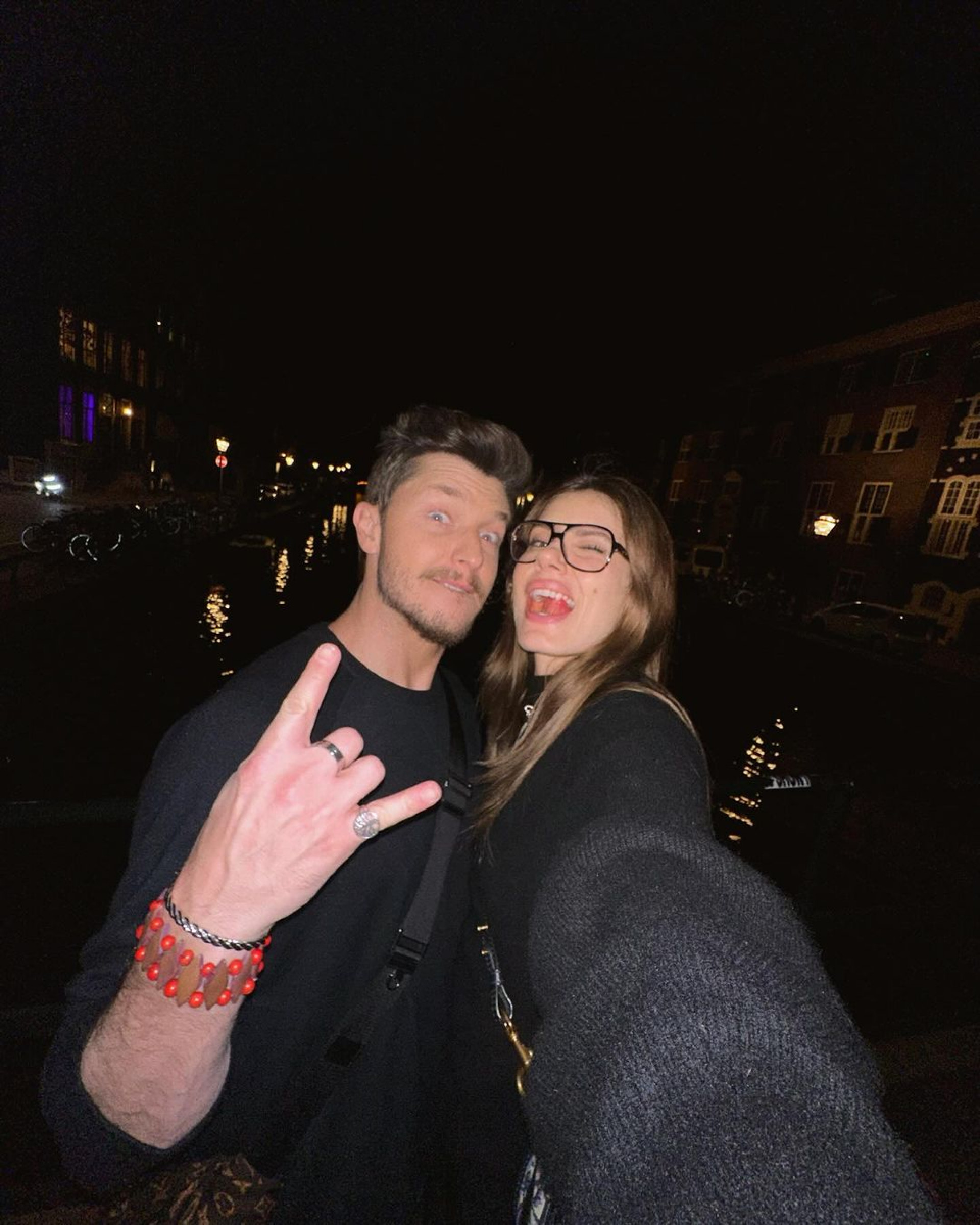 Camila Queiroz e Klebber Toledo mostram viagem romântica em Amsterdã
- Reprodução/Instagram