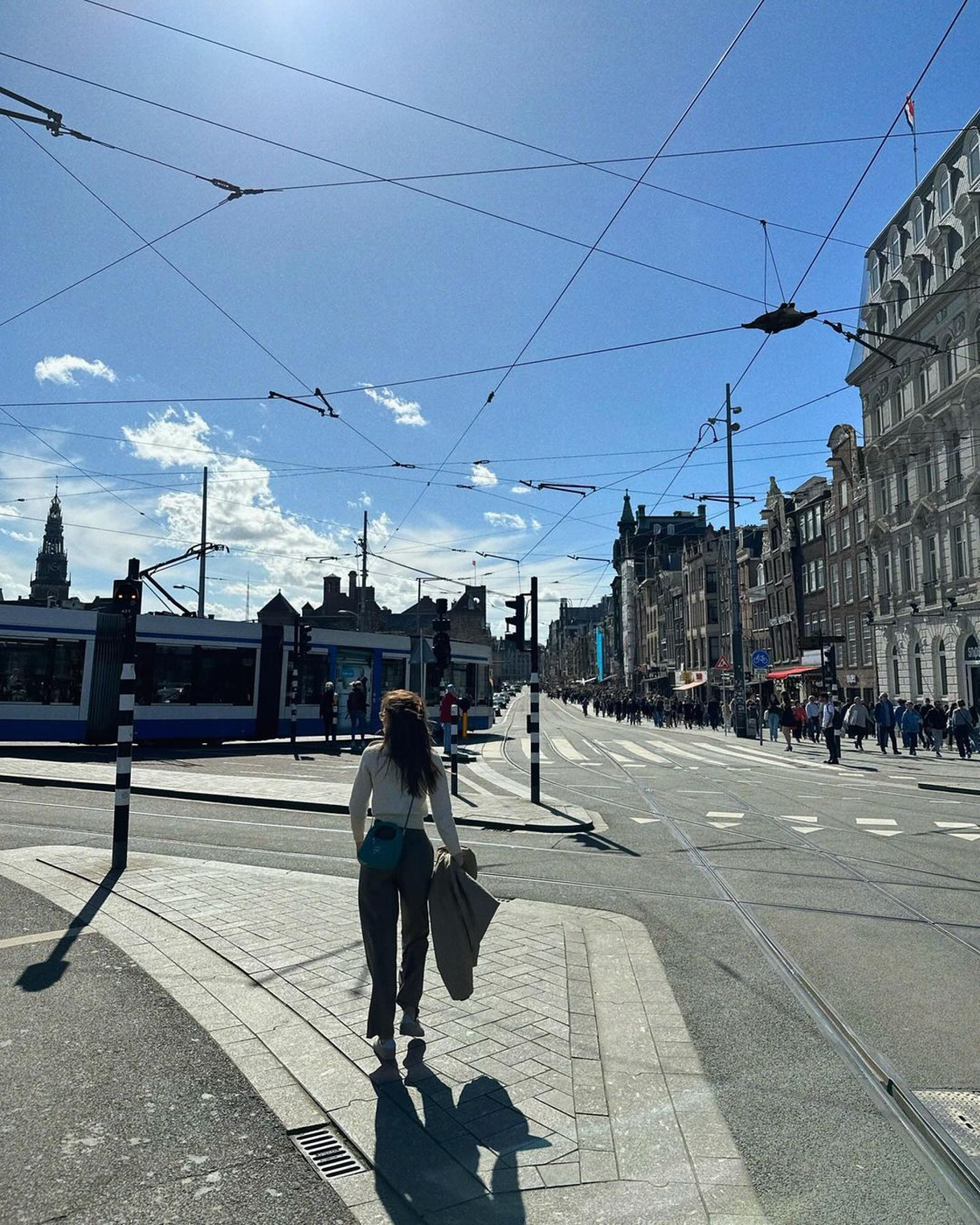 Camila Queiroz e Klebber Toledo mostram viagem romântica em Amsterdã
- Reprodução/Instagram