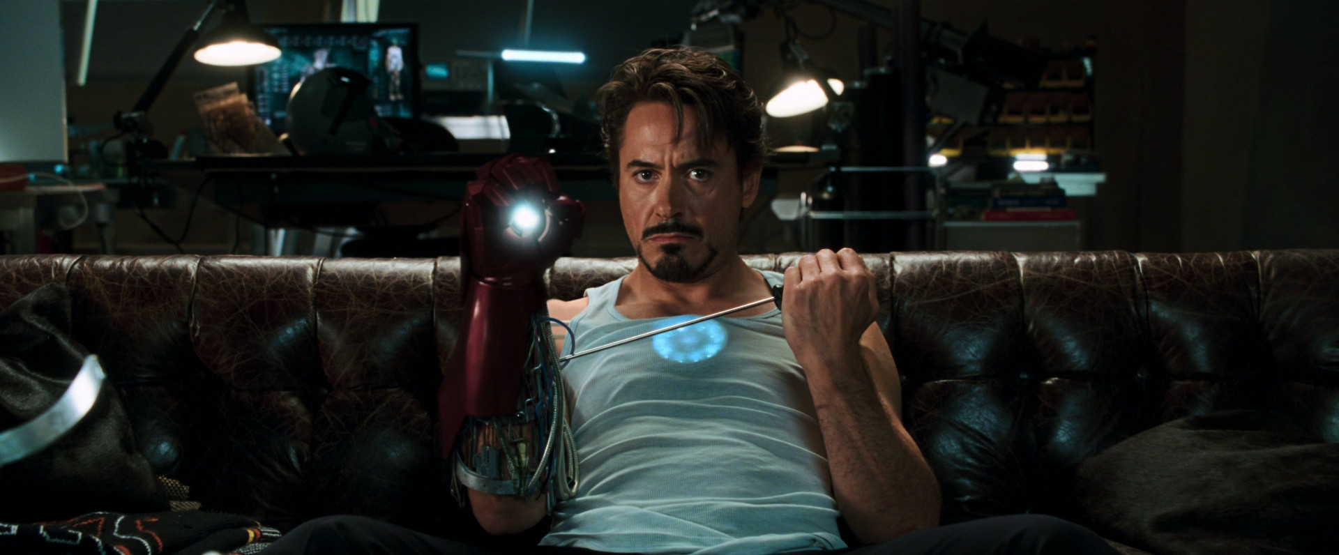 O ator em cena de "Homem de Ferro", de 2008 - Reprodu&ccedil;&atilde;o / Redes sociais