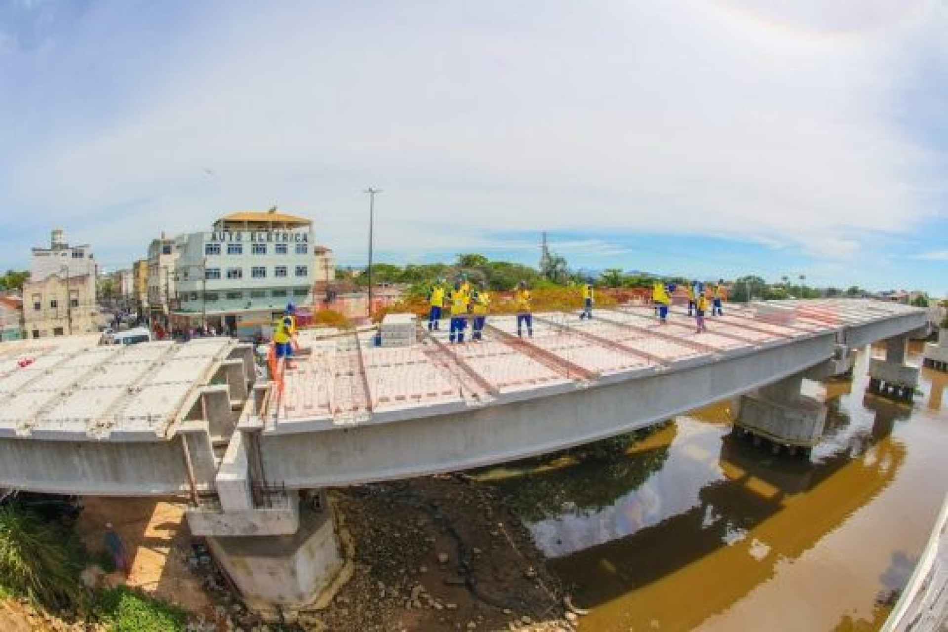 O governador Cláudio Castro visitou a cidade nesta segunda-feira, onde obras em parceria com a prefeitura foram vistoriadas - Foto: Divulgação