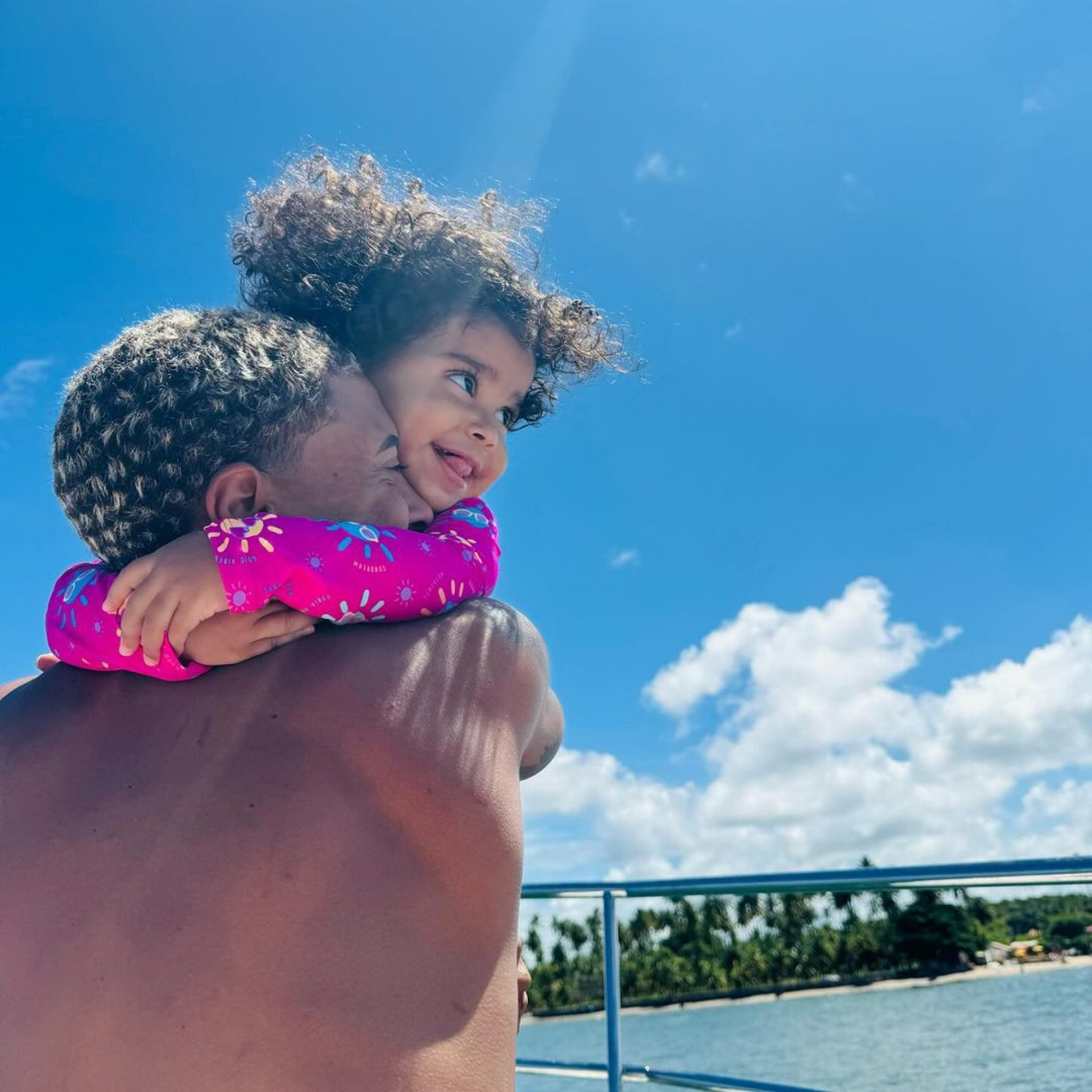 Após reatar relacionamento, MC Poze do Rodo viaja com Vivi Noronha e os filhos para Pernambuco  - Reprodução / Instagram 