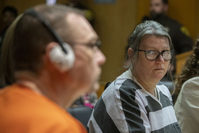 Pais de autor de chacina em escola nos EUA são condenados a até 15 anos de prisão