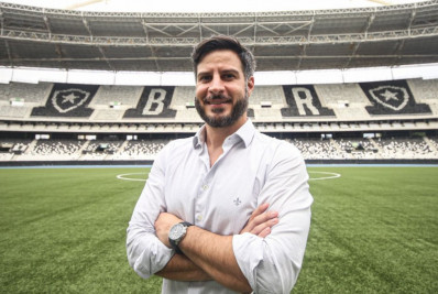 Dirigente do Botafogo atualiza busca por reforços e comenta permanência de John