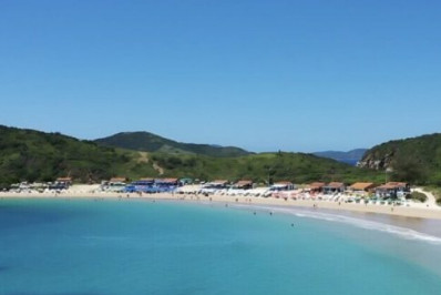 Prefeitura de Cabo Frio notifica quiosques da Praia das Conchas para desocupação e demolição