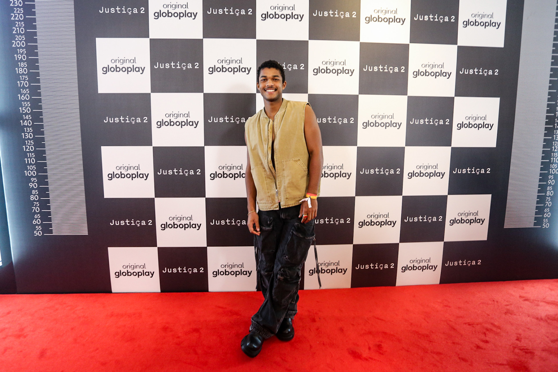 Juan Paiva marca presença no lançamento da série 'Justiça 2' - Victor Chapetta/ Agnews