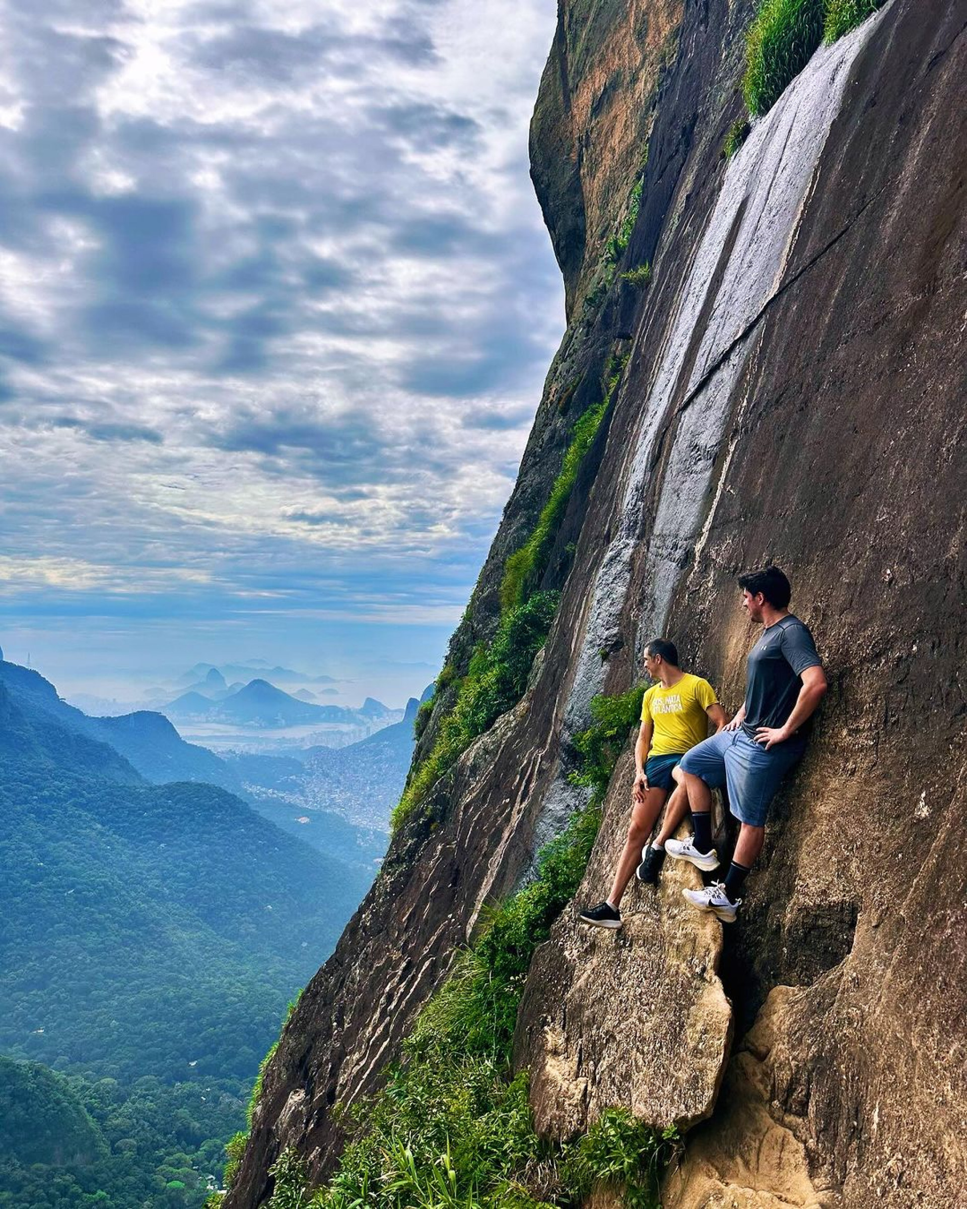 Mateus Solano faz trilha no Rio ao lado de Marcelo Adnet, Luan Argollo e Rayssa Bratillier - Reprodução / Instagram 