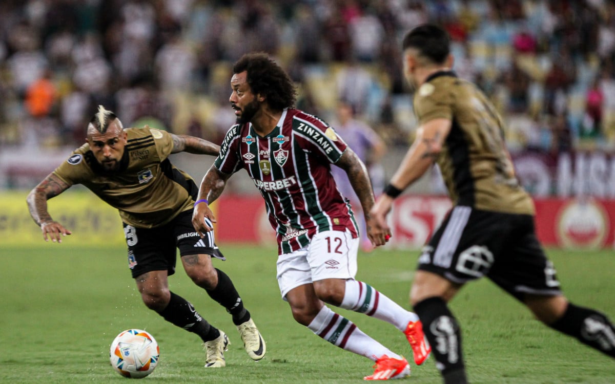 Marcelo e Vidal tiveram um confronto particular na vitória do Fluminense sobre o Colo-Colo, pela Libertadores - Marcelo Gonçalves / Fluminense