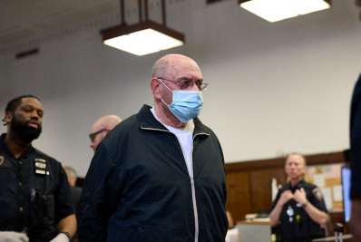 Ex-diretor financeiro da empresa da família Trump volta para a prisão