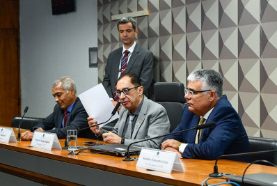 Presidente da CPI das Apostas Esportivas quer Textor como primeiro convocado