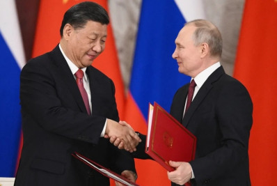 China rejeita 'crítica ou pressão' sobre sua relação com a Rússia