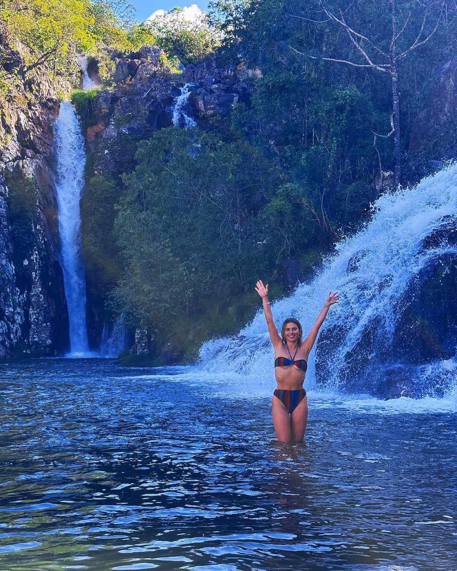 Caroline Dieckmann curte dia de cachoeira - Reprodução do Instagram