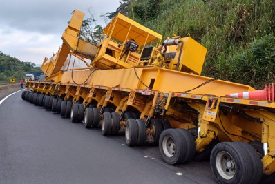 Carga superdimensionada tomba e bloqueia trecho da Via Dutra
