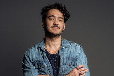 Marcos Veras fala sobre carreira, 'BBB' e desafios de um musical: 'Maratona digna de atleta'