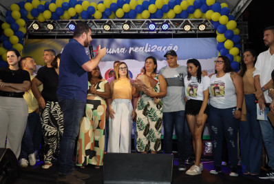 Magé entrega primeira creche-berçário à população