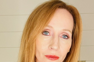 J. K. Rowling revela que não perdoará Daniel Radcliffe e Emma Watson por apoiar pessoas trans