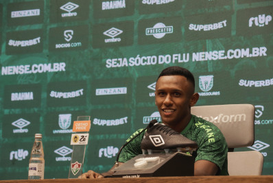 Marquinhos elogia estilo de Diniz no Fluminense: 'Só ele faz'