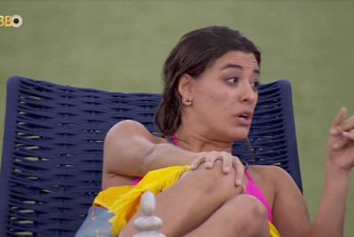 No paredão, Beatriz afirma que não quer abraço de Davi caso seja eliminada do programa