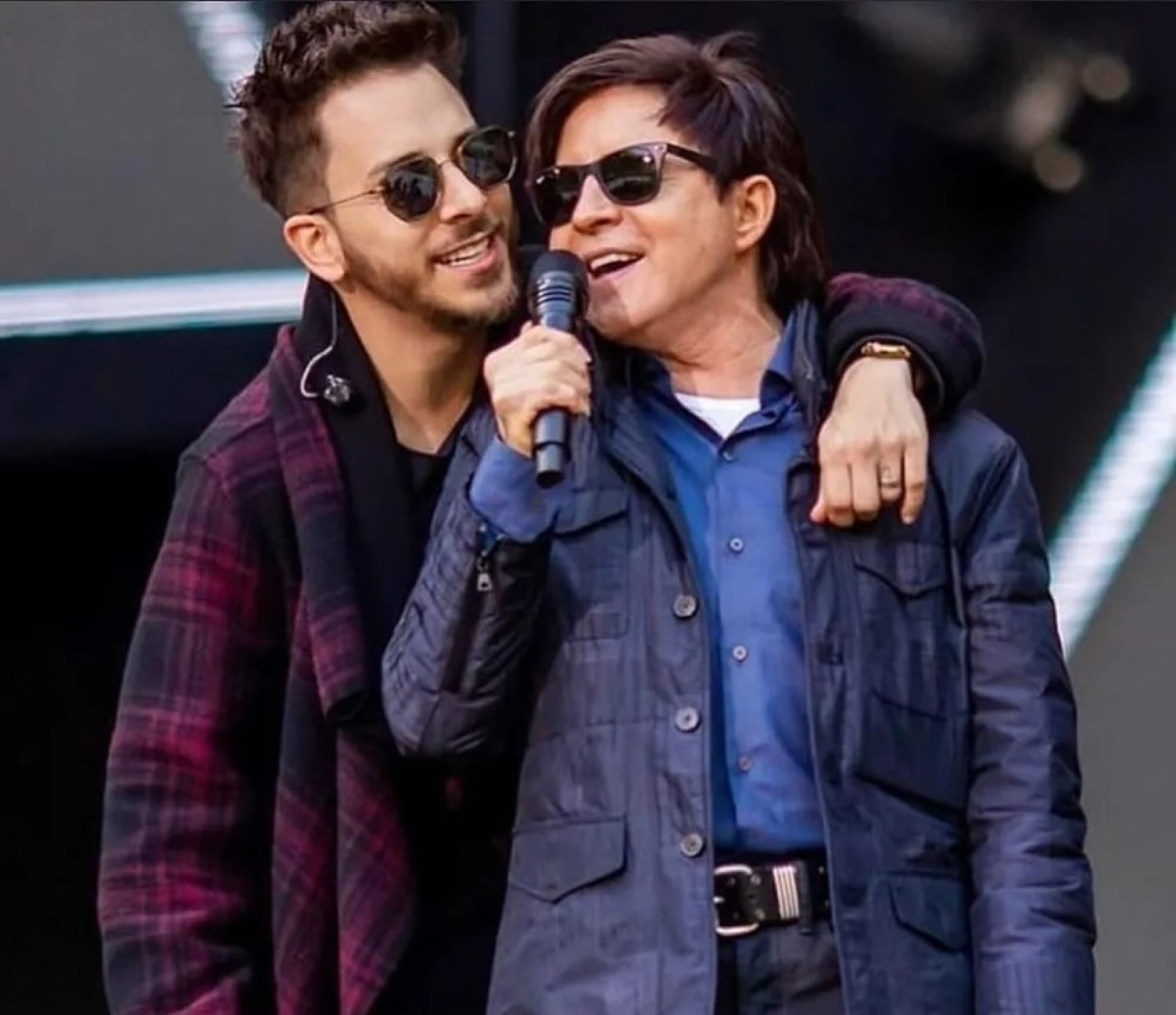 Xororó parabeniza o filho, Junior - Reprodução do Instagram