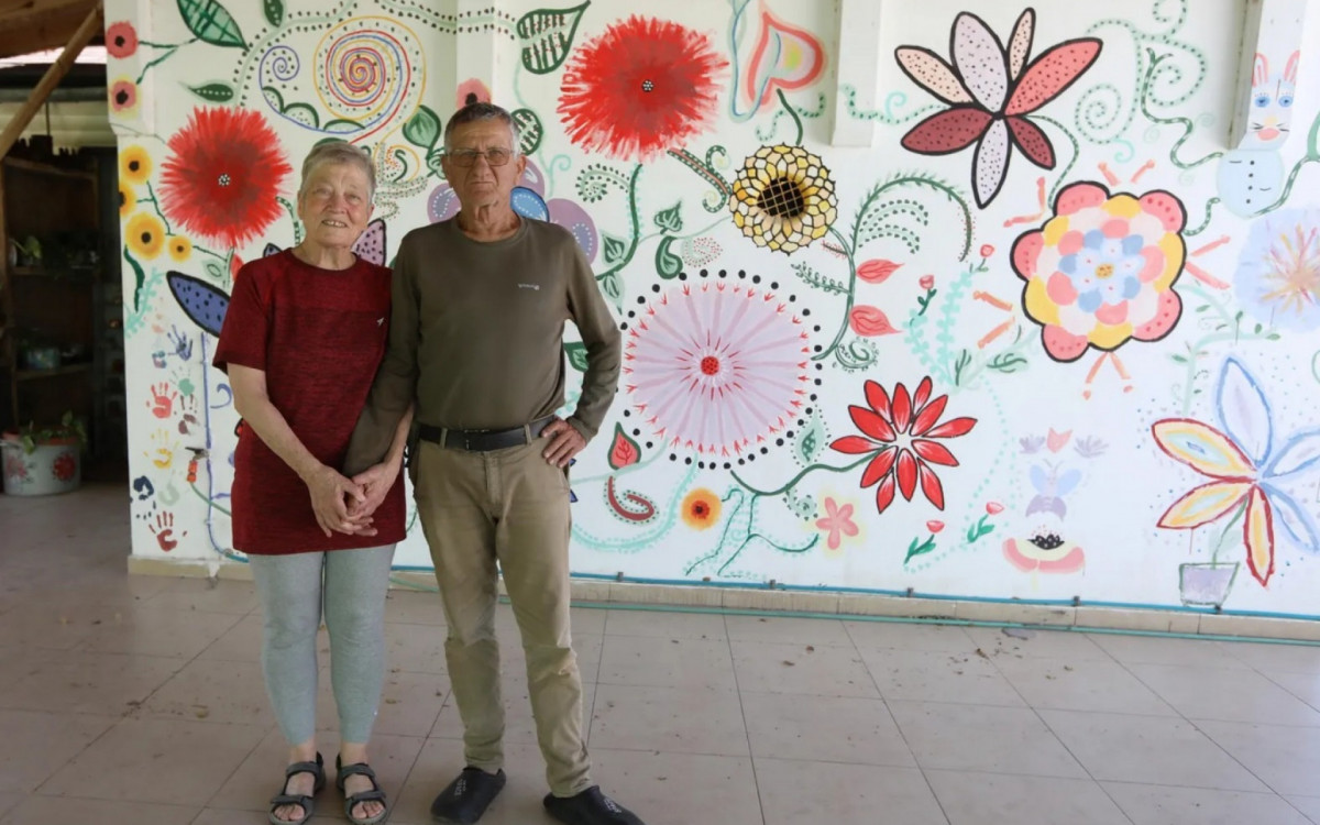 Bilha Inon e Yakovi tiveram sua casa atingida por foguete