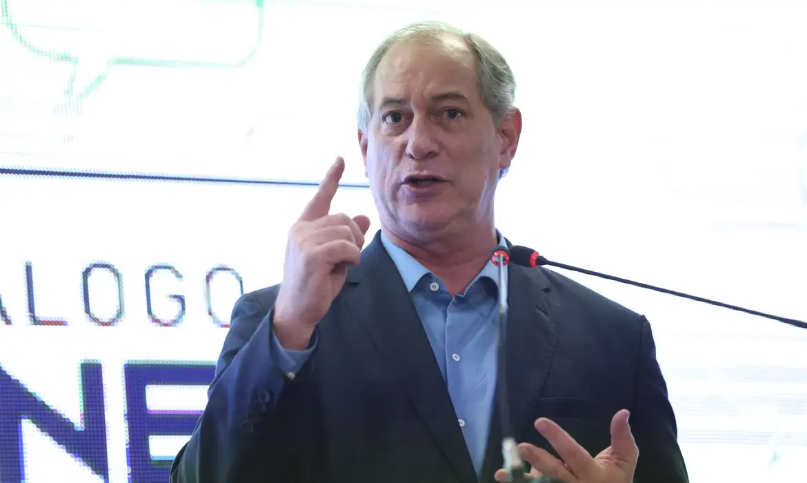 Senadora diz que Ciro Gomes 'vai responder na Justiça' por ofensas: 'Misoginia e machismo'