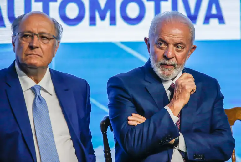 Alckmin: Lula tem compromisso com indústria, que faz diferença na melhora da renda