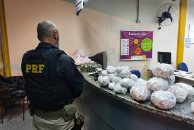 PRF prende motorista suspeito de tráfico de drogas na BR-101 em Casimiro de Abreu