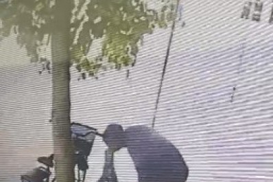 Com alicate de corte, homem rouba bicicleta no Centro de Cabo Frio